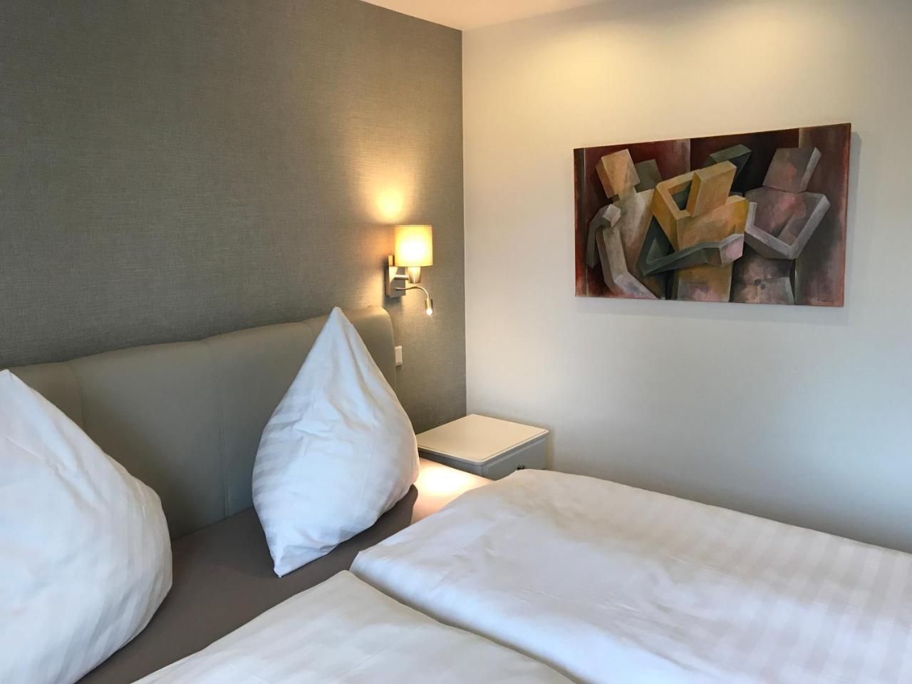 Hotel Zur Goldenen Sonne Usingen Luaran gambar