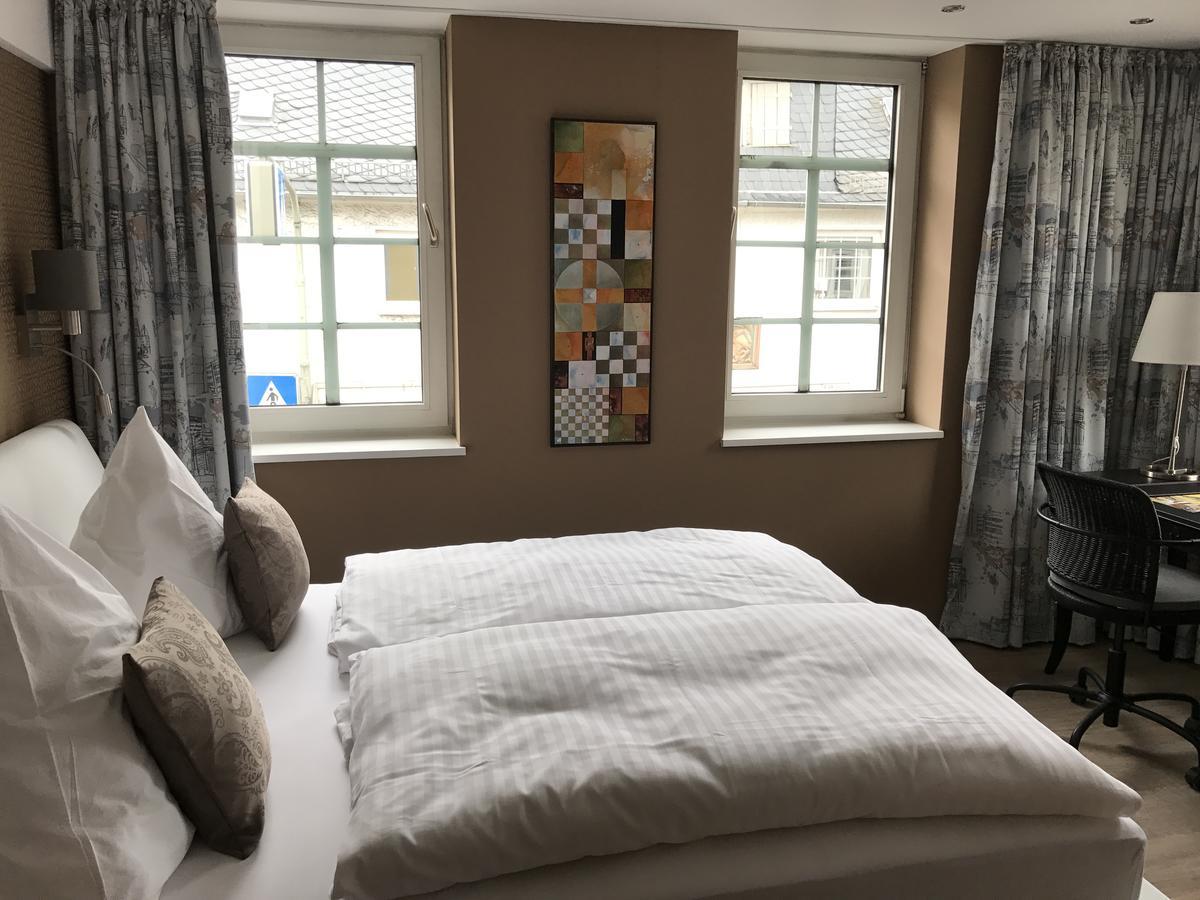 Hotel Zur Goldenen Sonne Usingen Luaran gambar