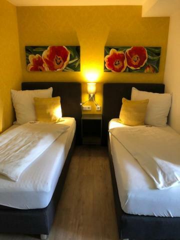 Hotel Zur Goldenen Sonne Usingen Luaran gambar